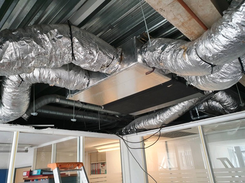 Remplacement climatisation gainable dans des bureaux à Hyeres-83