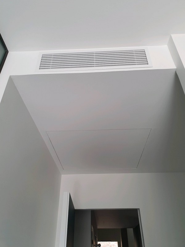 pose de PAC air-air gainable dans une maison en construction à Bormes Les Mimosas