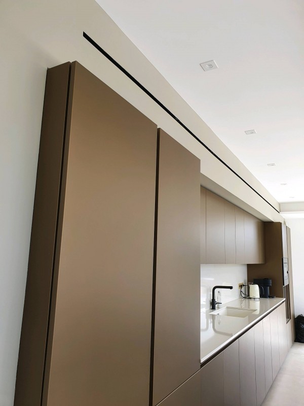 pose de PAC air-air gainable dans une maison en construction à Bormes Les Mimosas