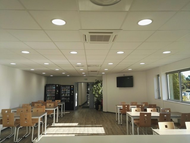 climatisation chauffage d'une cafétéria bureaux oreca signes