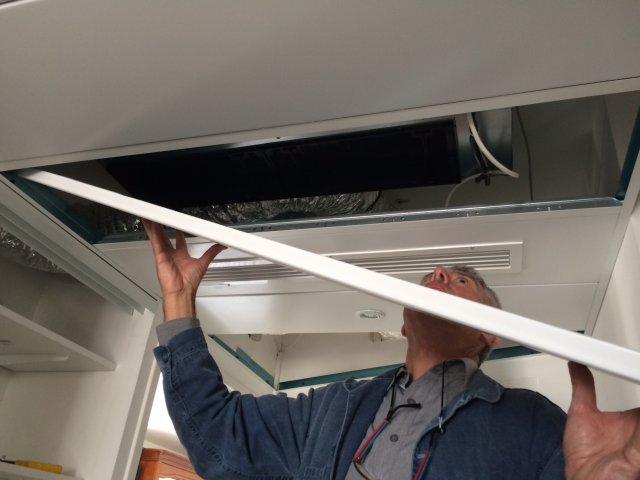 installateur clim var faux plafond couloir