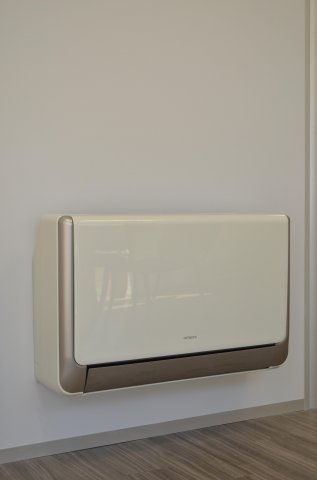 la console shirokuma dans le hall d'exposition HYERES