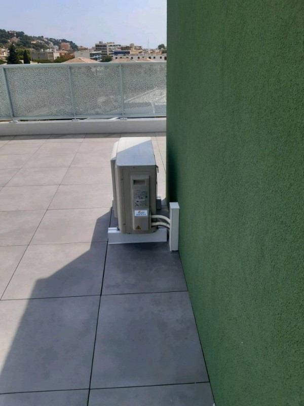 Installation multisplit et monosplit Daikin dans une nouvelle  résidence le lavandou var
