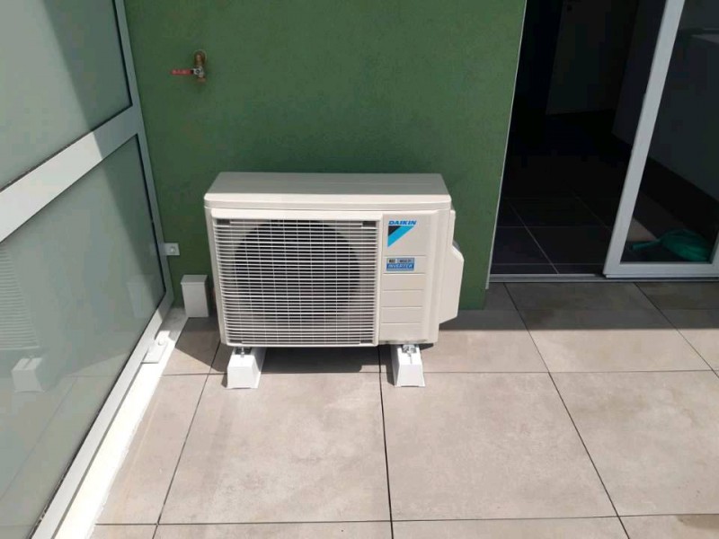 Installation multisplit et monosplit Daikin dans une nouvelle  résidence le lavandou var