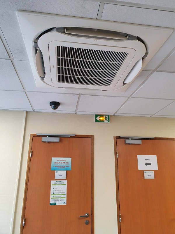 Chauffage et climatisation d'une agence bancaire à la Garde par un VRV DAIKIN